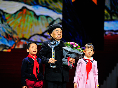 2017年度感动中国十大人物事迹及颁奖词（黄大发）