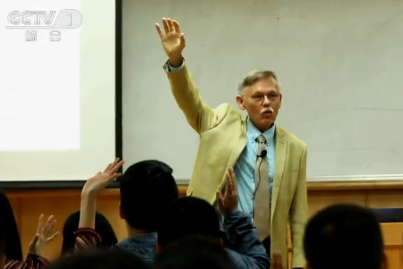 2019年度感动中国十大人物颁奖词及事迹（潘维廉）